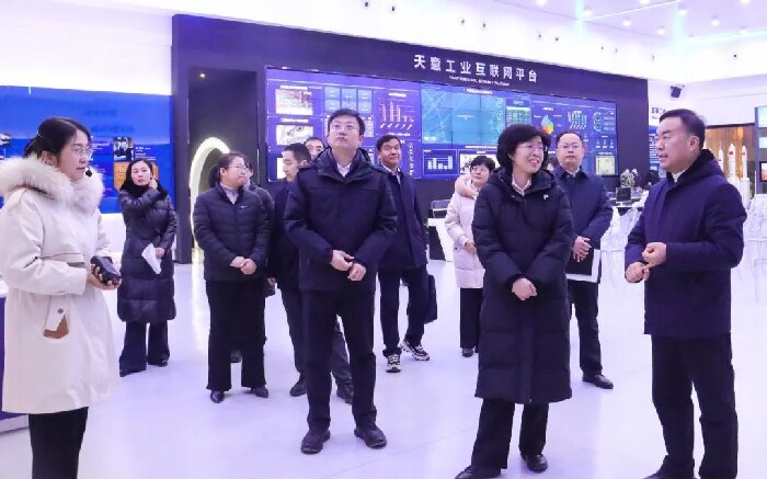 市政府副市長宮曉芳蒞臨天意機械調研指導工作